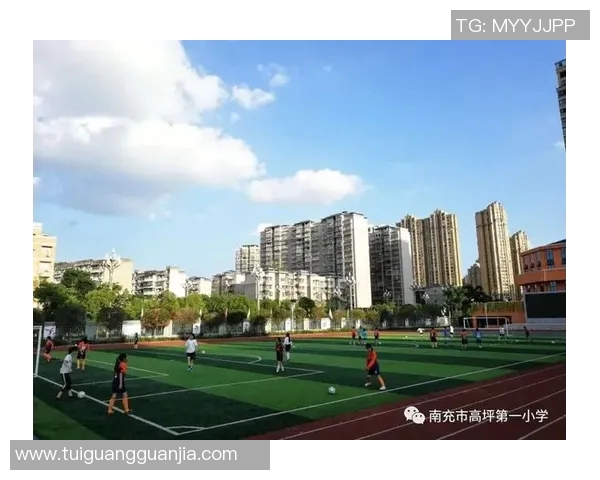 上海足球队的拼搏历程与冠军赛荣耀之路全景回顾 上海足球队的拼搏历程与冠军赛荣耀之路全景回顾