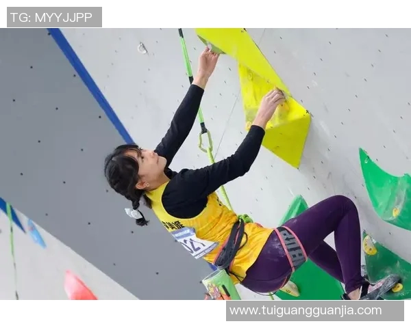 深圳攀岩队与南京攀岩队赛后复盘分析团队配合与战术执行情况