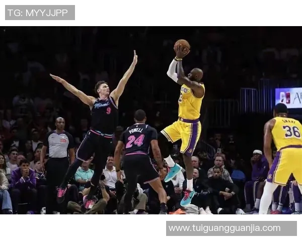 高清视频带你直击NBA赛场瞬间 高清视频带你直击NBA赛场瞬间