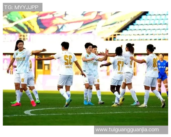 北京足球队逆袭之路揭秘：从低谷到巅峰的奋斗与荣耀